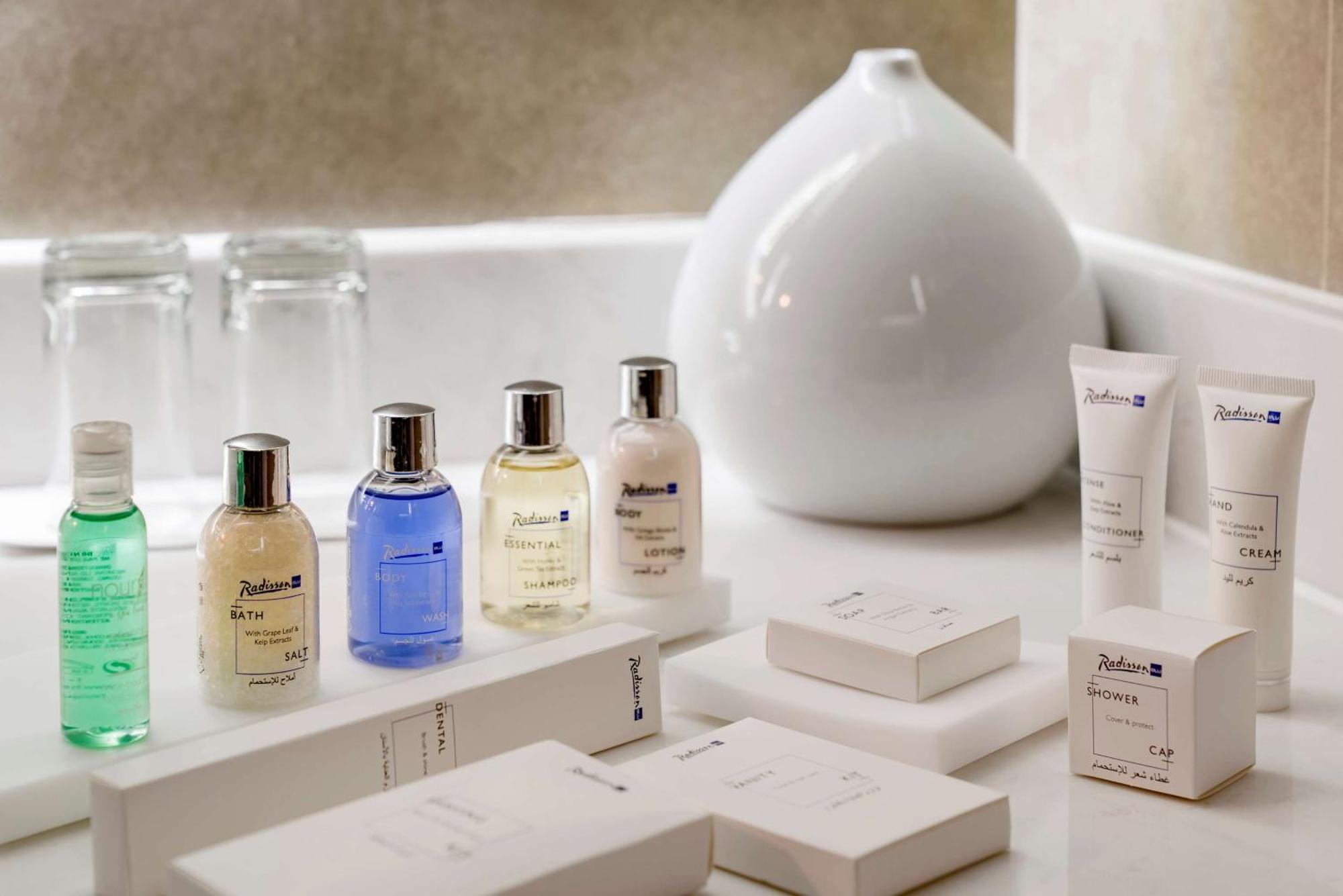Radisson Blu Hotel Riyadh Qurtuba Exterior foto The White Company toiletries